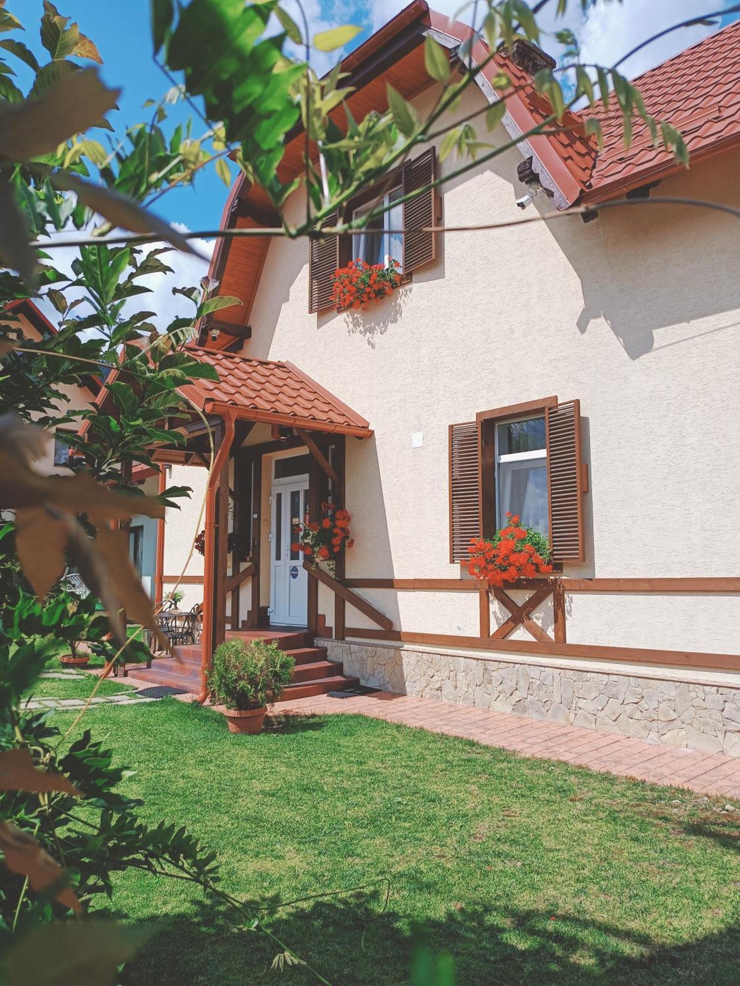 Residence Rooms Bucovina Кимпулунг-Молдовенеск Екстер'єр фото
