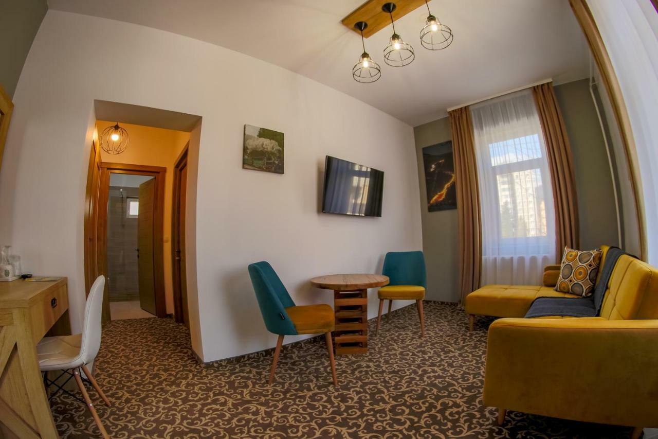 Residence Rooms Bucovina Кимпулунг-Молдовенеск Екстер'єр фото