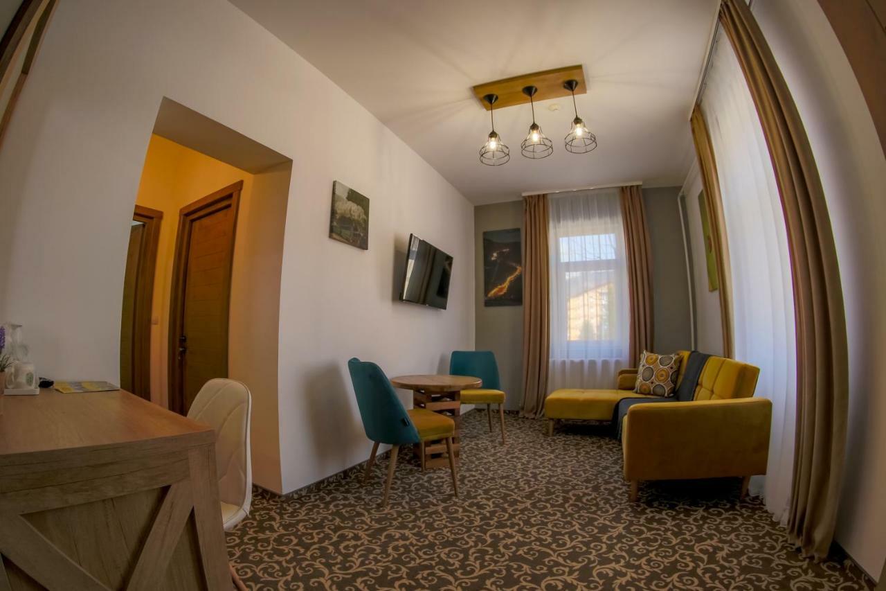 Residence Rooms Bucovina Кимпулунг-Молдовенеск Екстер'єр фото